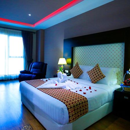 Crystal Palace Hotel Manama Exterior foto